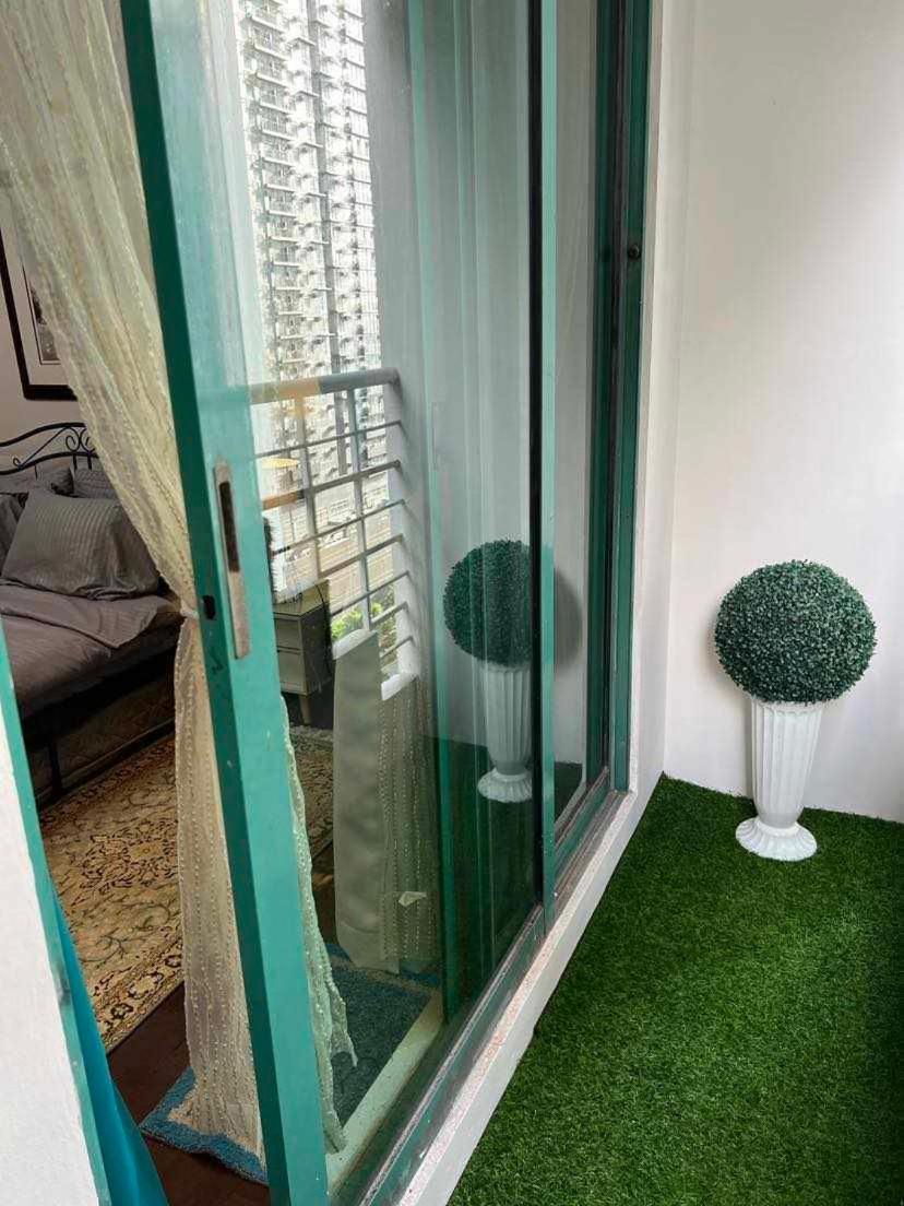 Millennium Plaza Hotel Makati City Екстериор снимка