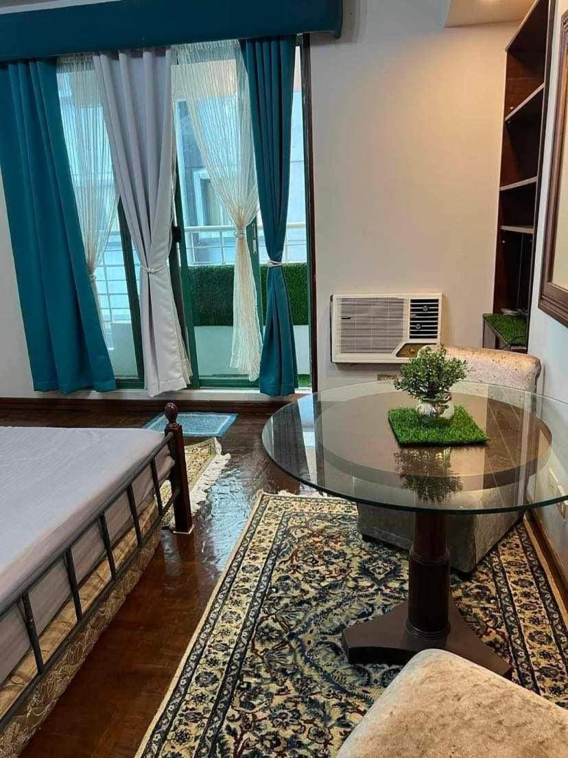 Millennium Plaza Hotel Makati City Екстериор снимка